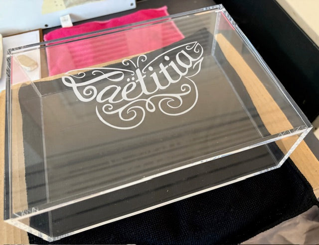 BOITE EN PLEXIGLASS PERSONNALISEE 240x180