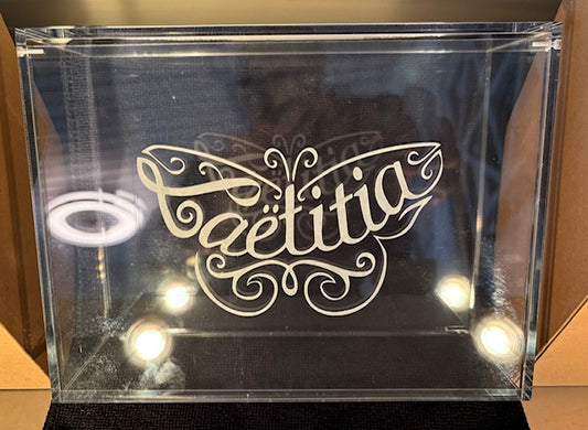 BOITE EN PLEXIGLASS PERSONNALISEE 240x180